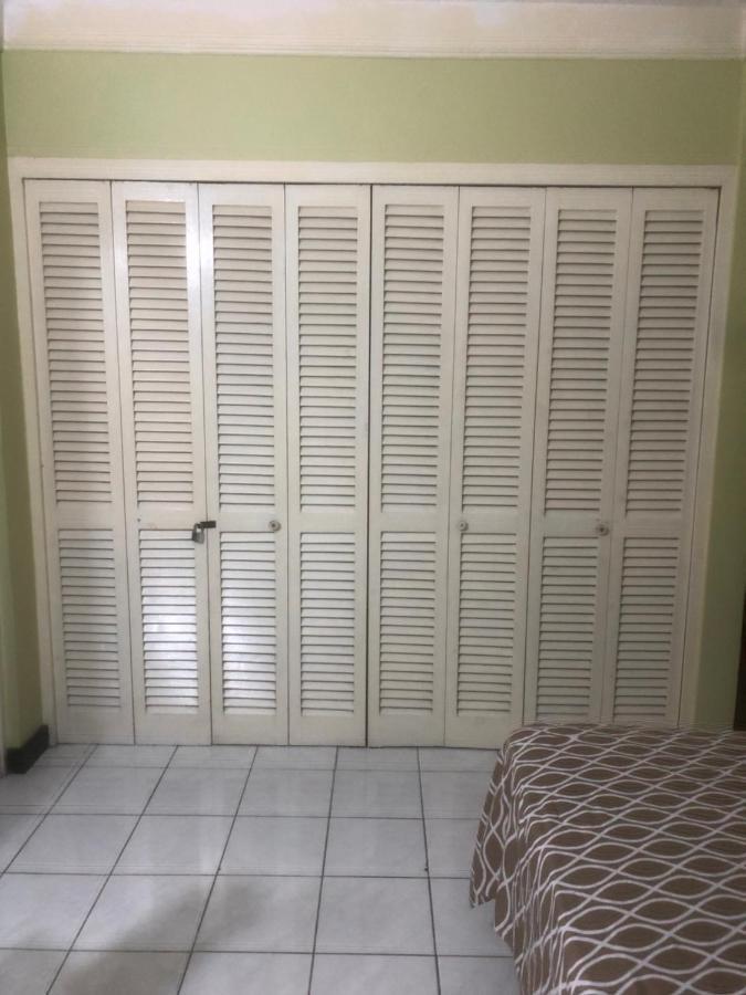 Finest Accommodation Renfrew Place 1 Bedroom Apt # 42 New Kgn 4--12 Renfrew Rd Kingston Exterior foto