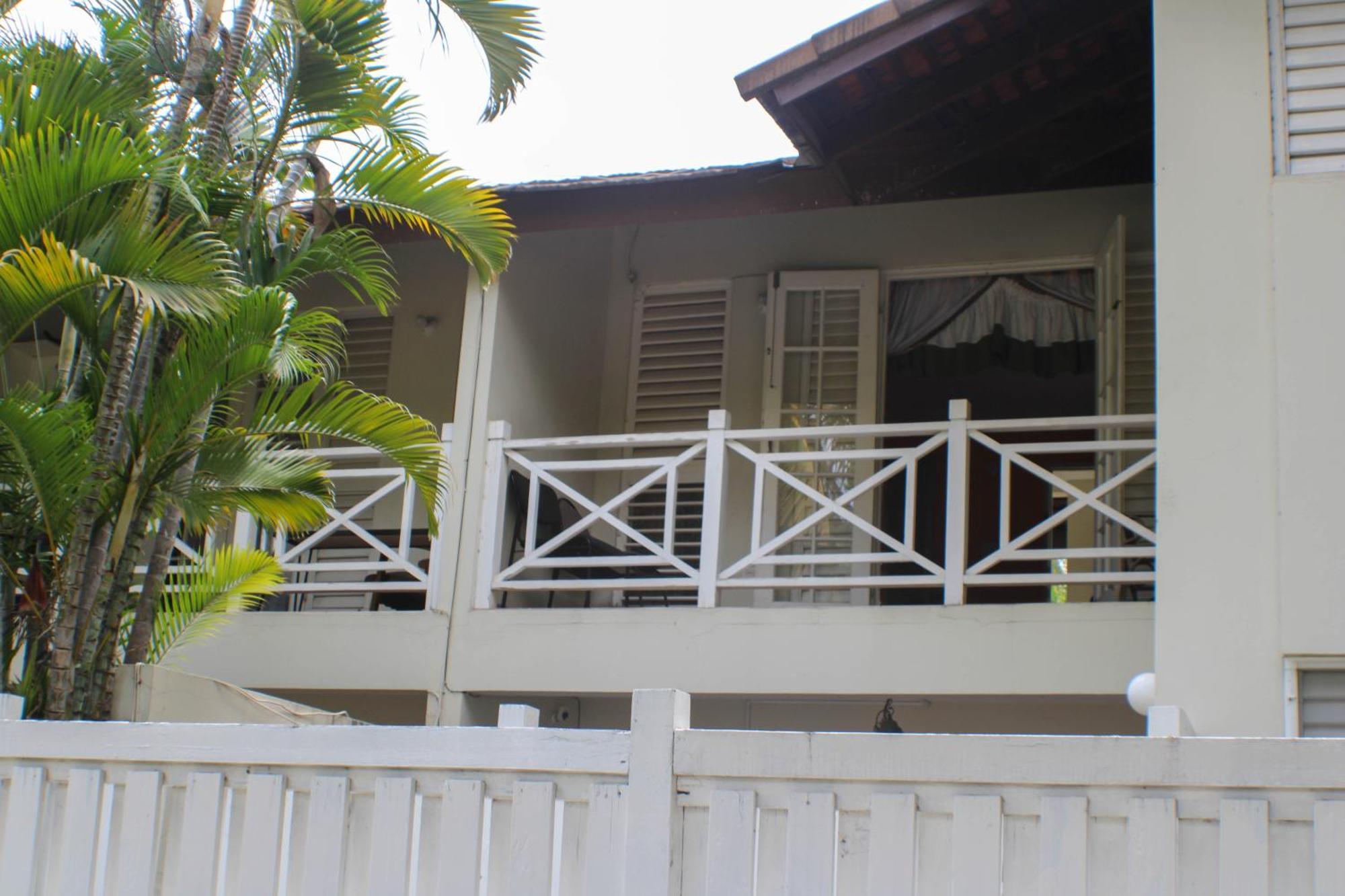 Finest Accommodation Renfrew Place 1 Bedroom Apt # 42 New Kgn 4--12 Renfrew Rd Kingston Exterior foto