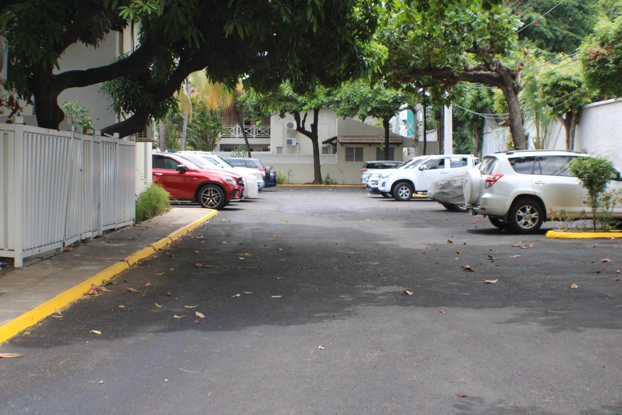 Finest Accommodation Renfrew Place 1 Bedroom Apt # 42 New Kgn 4--12 Renfrew Rd Kingston Exterior foto