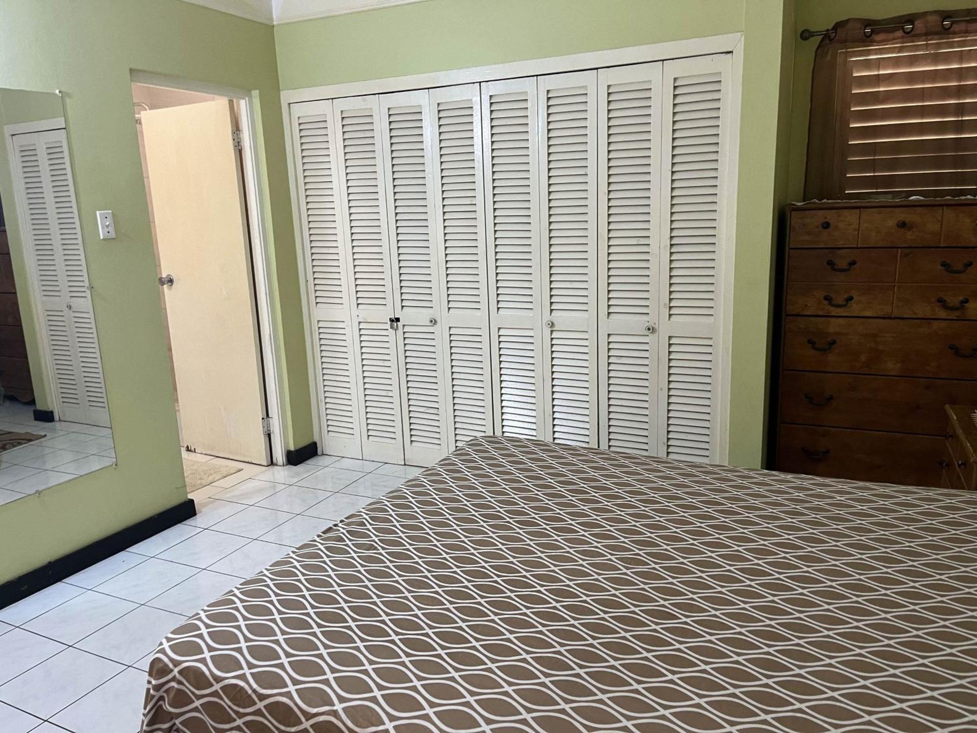 Finest Accommodation Renfrew Place 1 Bedroom Apt # 42 New Kgn 4--12 Renfrew Rd Kingston Exterior foto