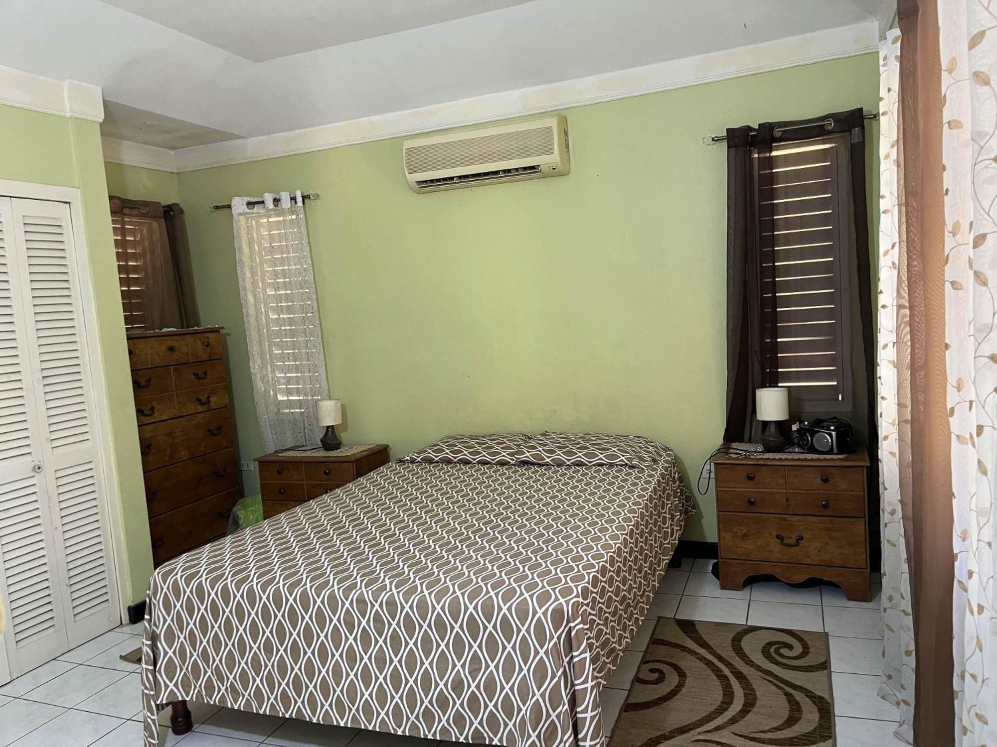 Finest Accommodation Renfrew Place 1 Bedroom Apt # 42 New Kgn 4--12 Renfrew Rd Kingston Exterior foto